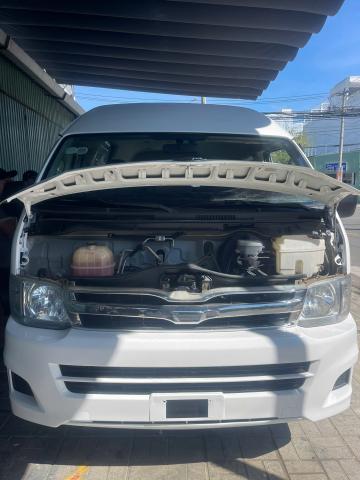 Bán xe Toyota Hiace  toyota 16 chỗ sx2013