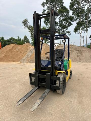 Cần bán komatsu 2,5 tấn đời trừ 14.