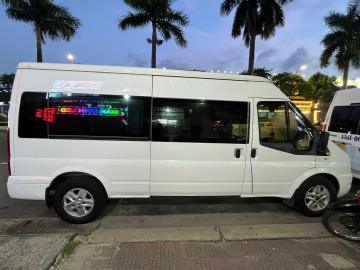 Ford Transit SVP 2019 16 chỗ Trắng- 360 triệu