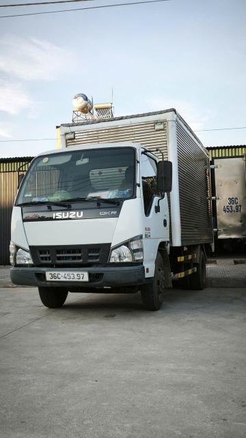 Gia đình bán Isuzu đời 217   Xe đẹp máy chất thùng bệ vuông vắn