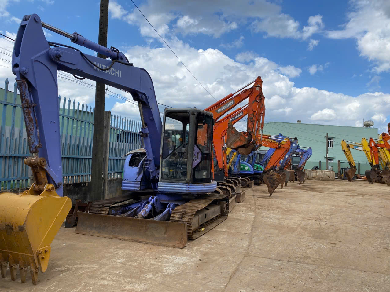 bai dang san rat nhieu may cong trinh to nho du loai cho cac anh em lua chon