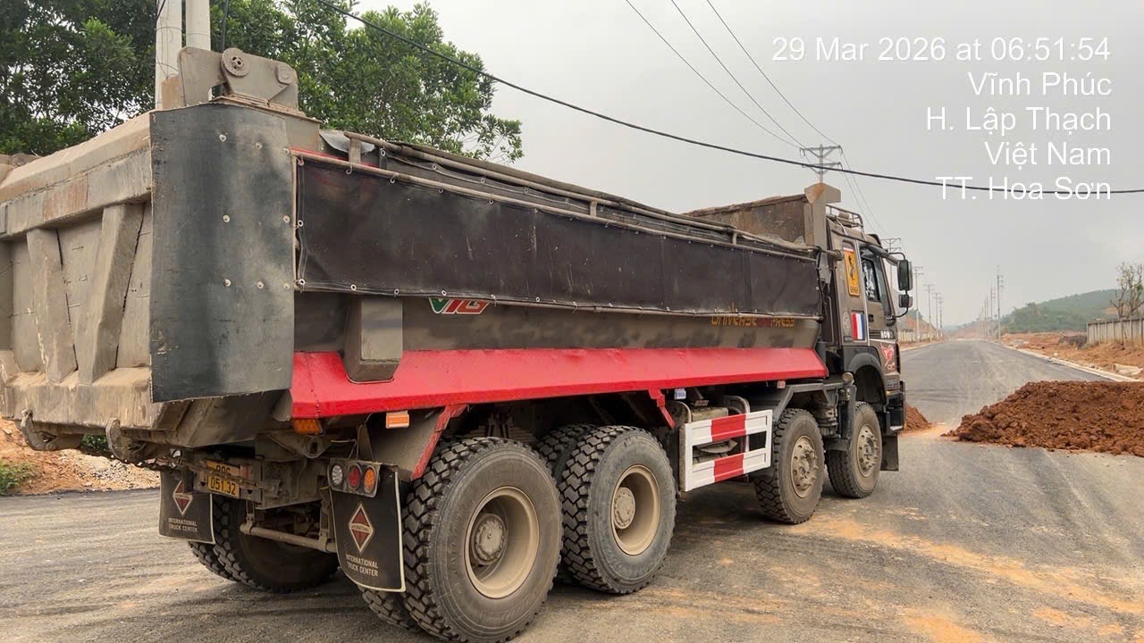 ban 2 xe howo sx2016