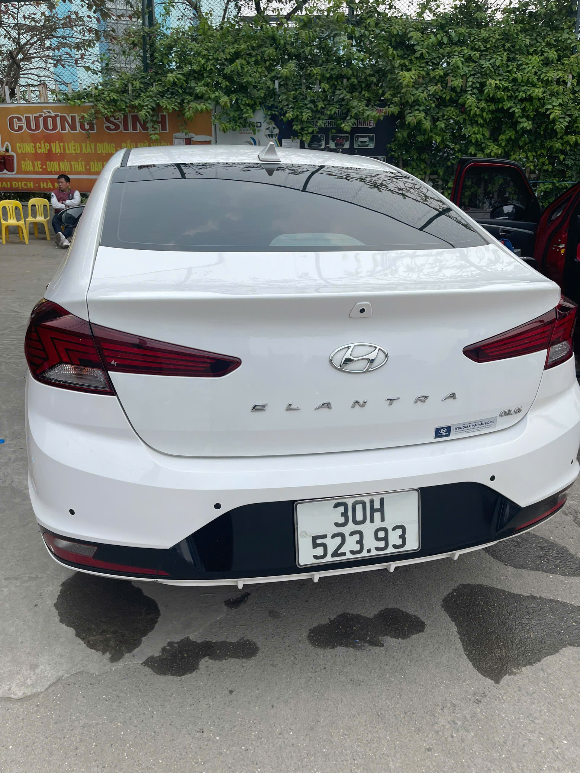 ban hyundai elantra 2022 trang 25000 km- 495 trieu