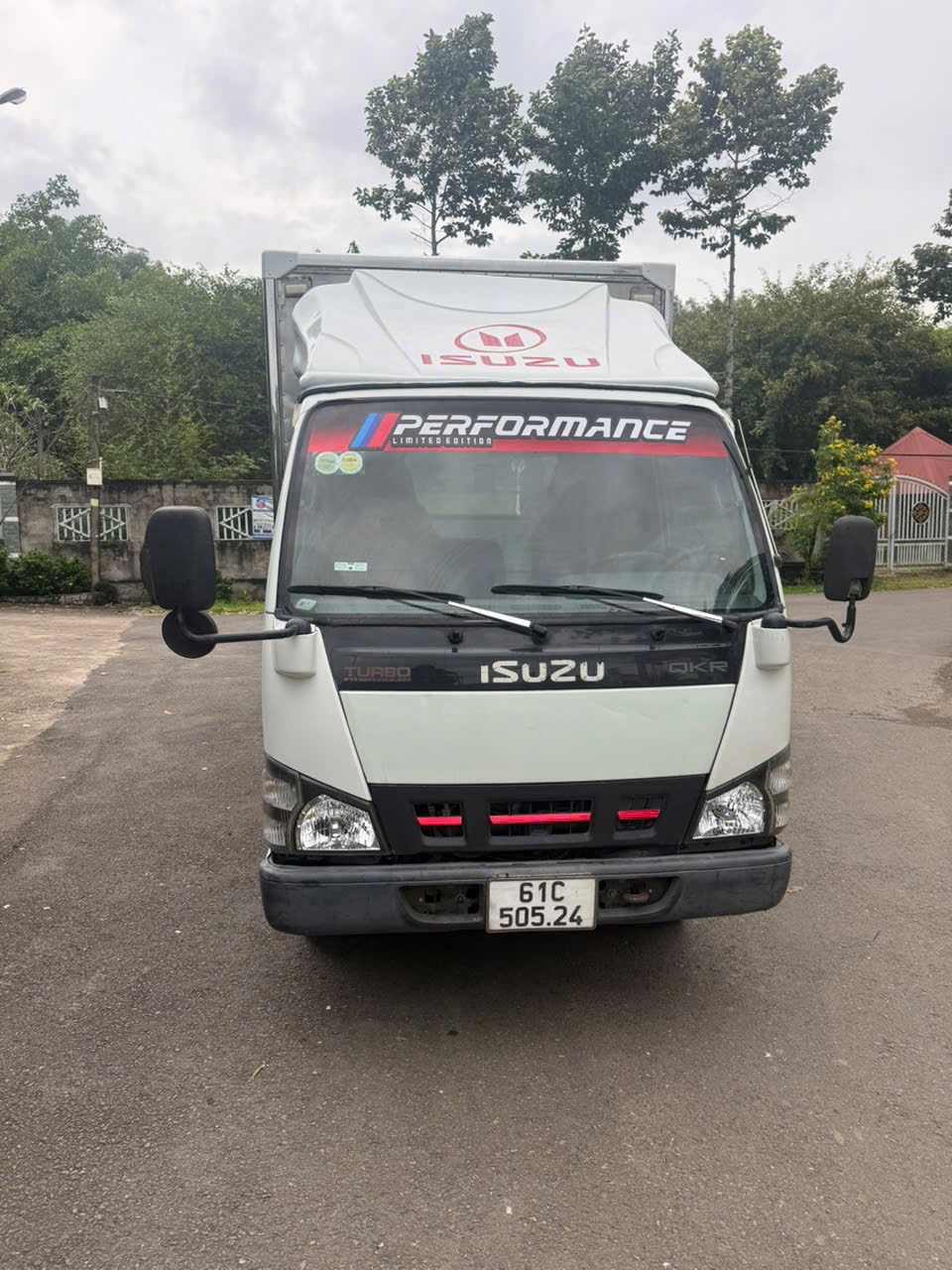 ban isuzu 2015 tai 1.9 tan