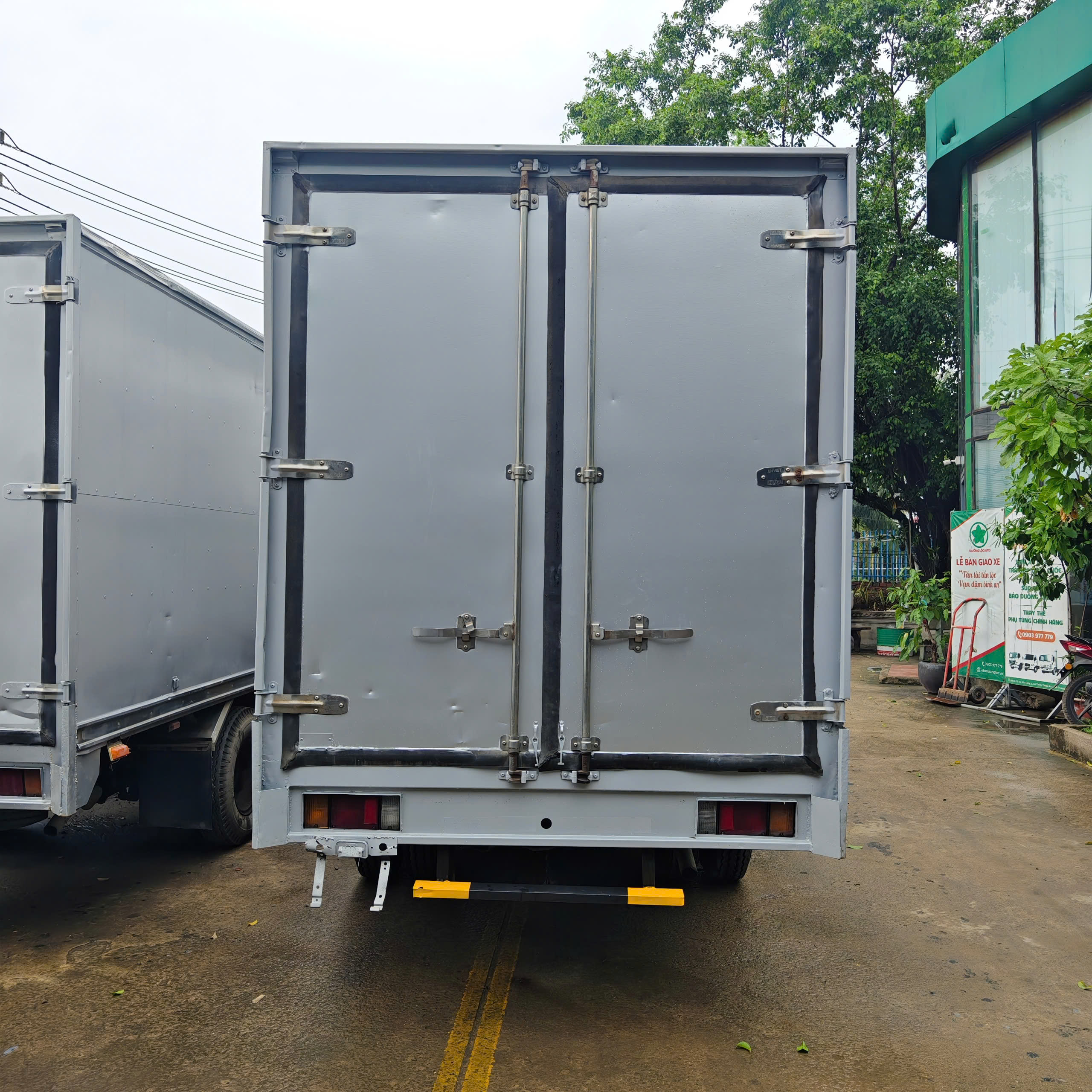 ban isuzu qkr kin 2019 1950kg 370tr 29h-238.78