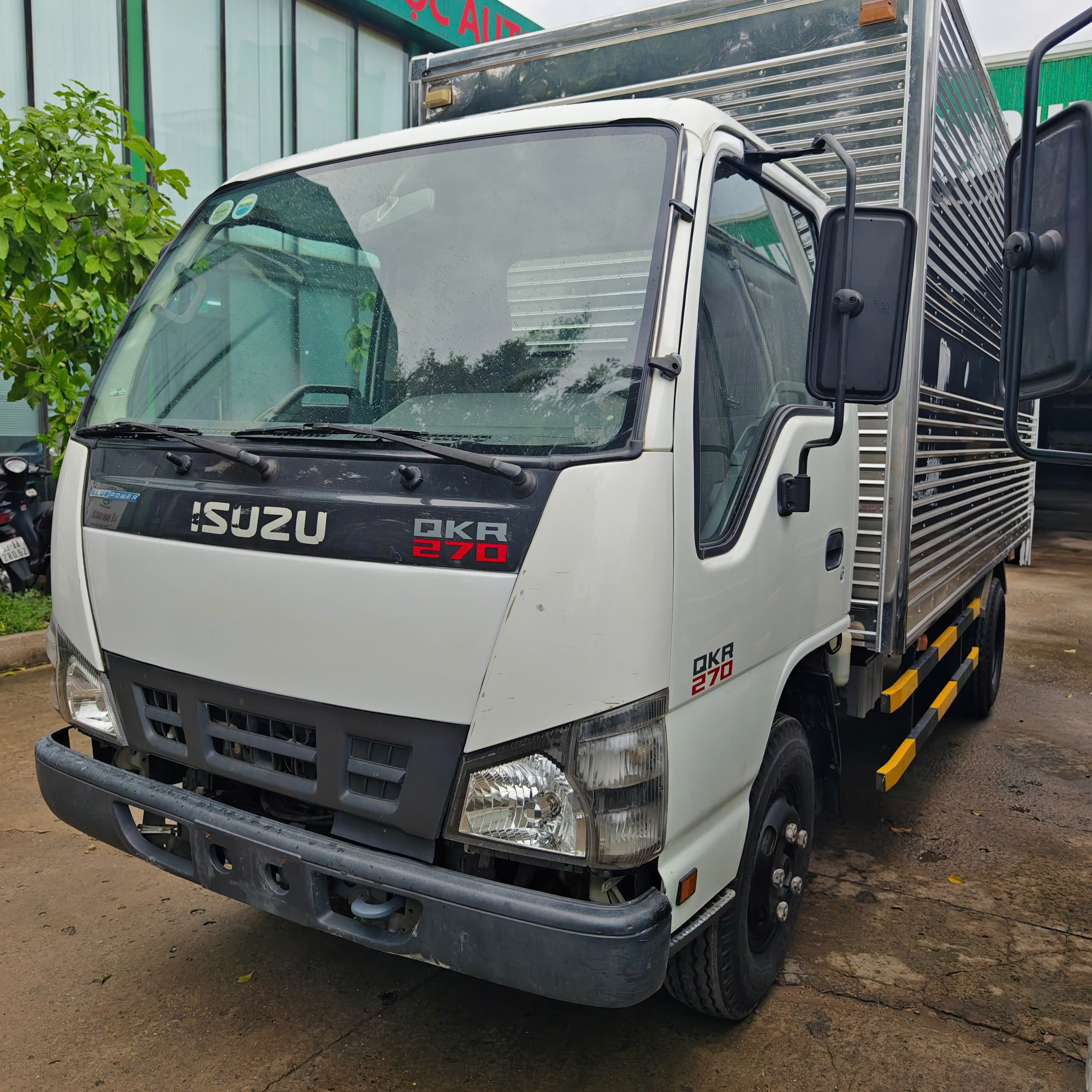 ban isuzu qkr kin 2019 1950kg 370tr 29h-238.78