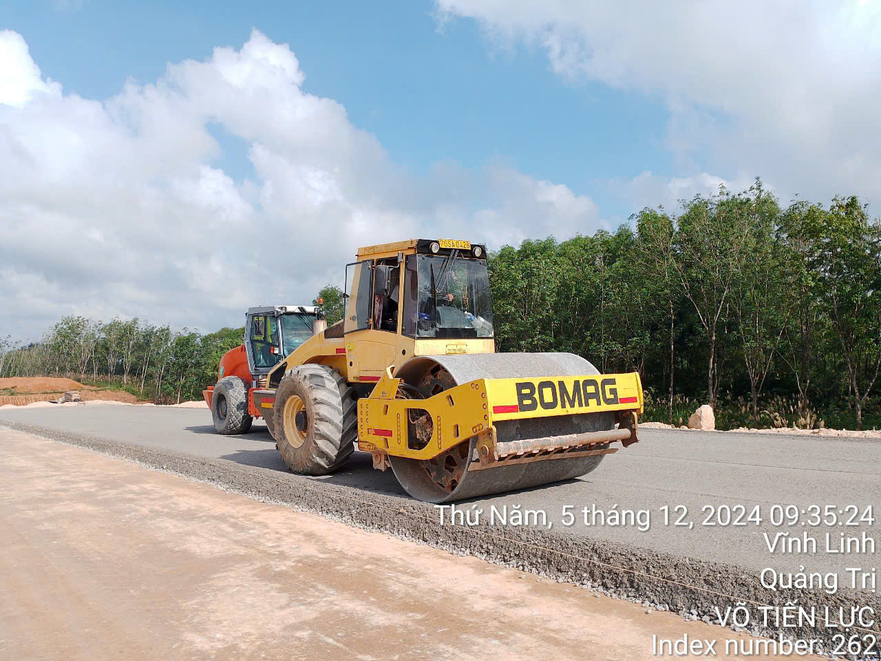 ban lu bomag 214-4 nang 14.7 tan.