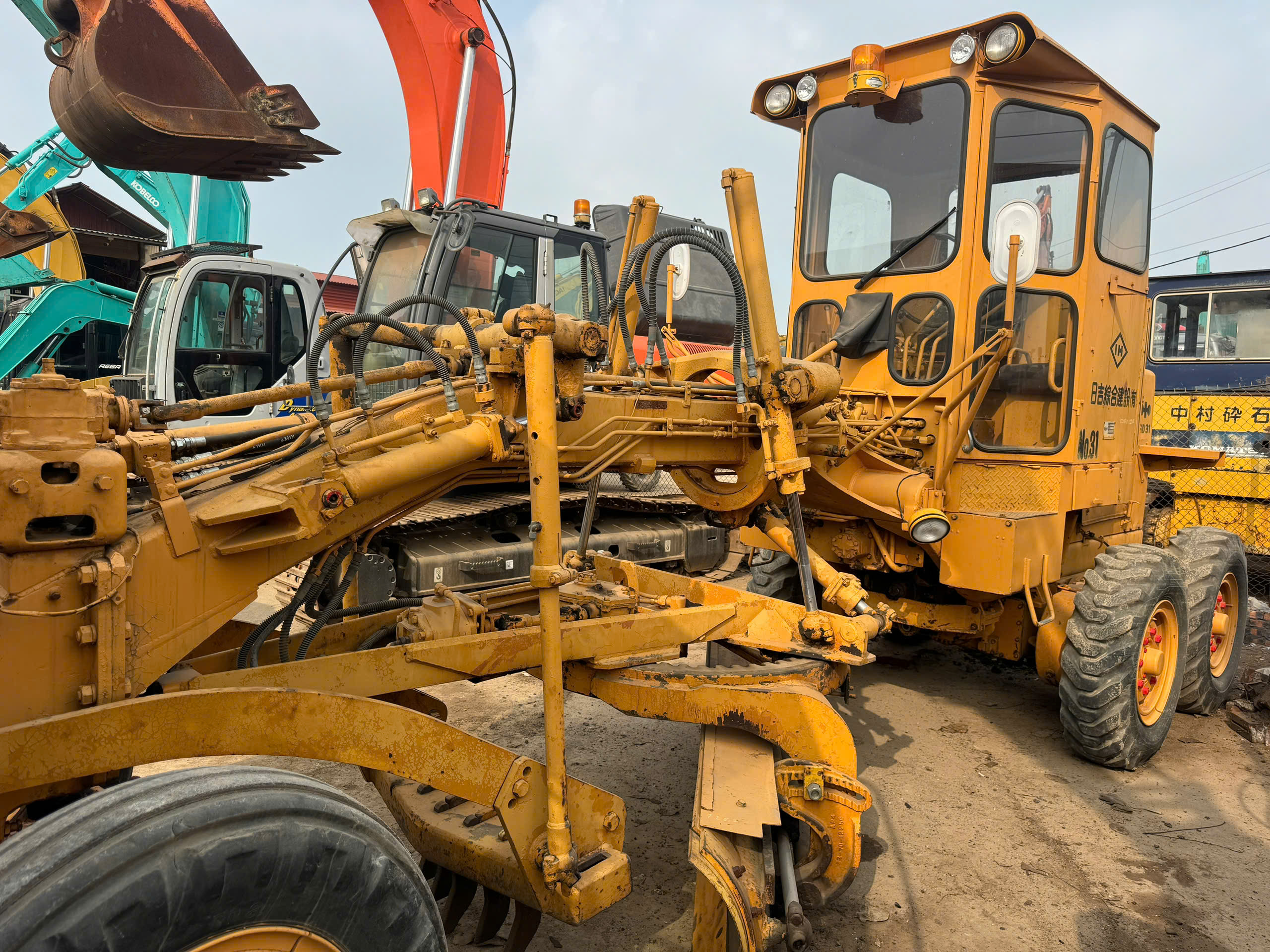 ban may san gat komatsu gd31