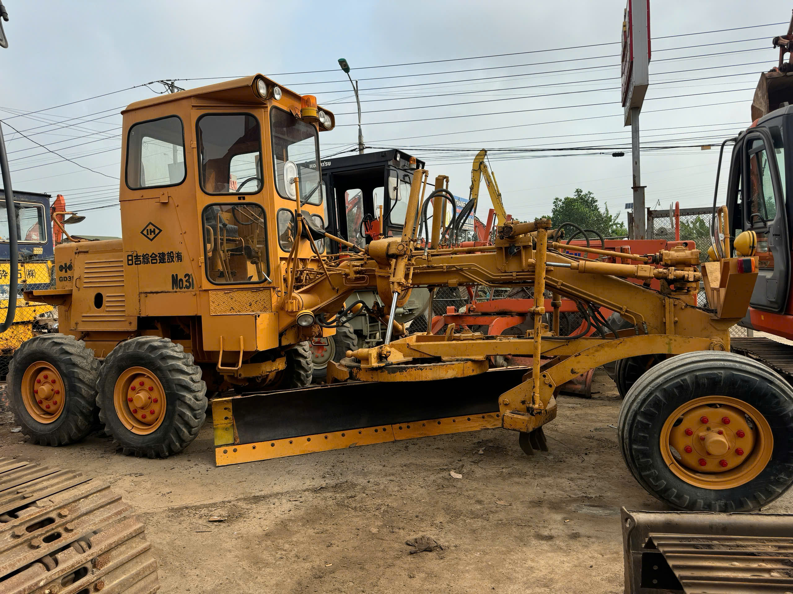 ban may san gat komatsu gd31
