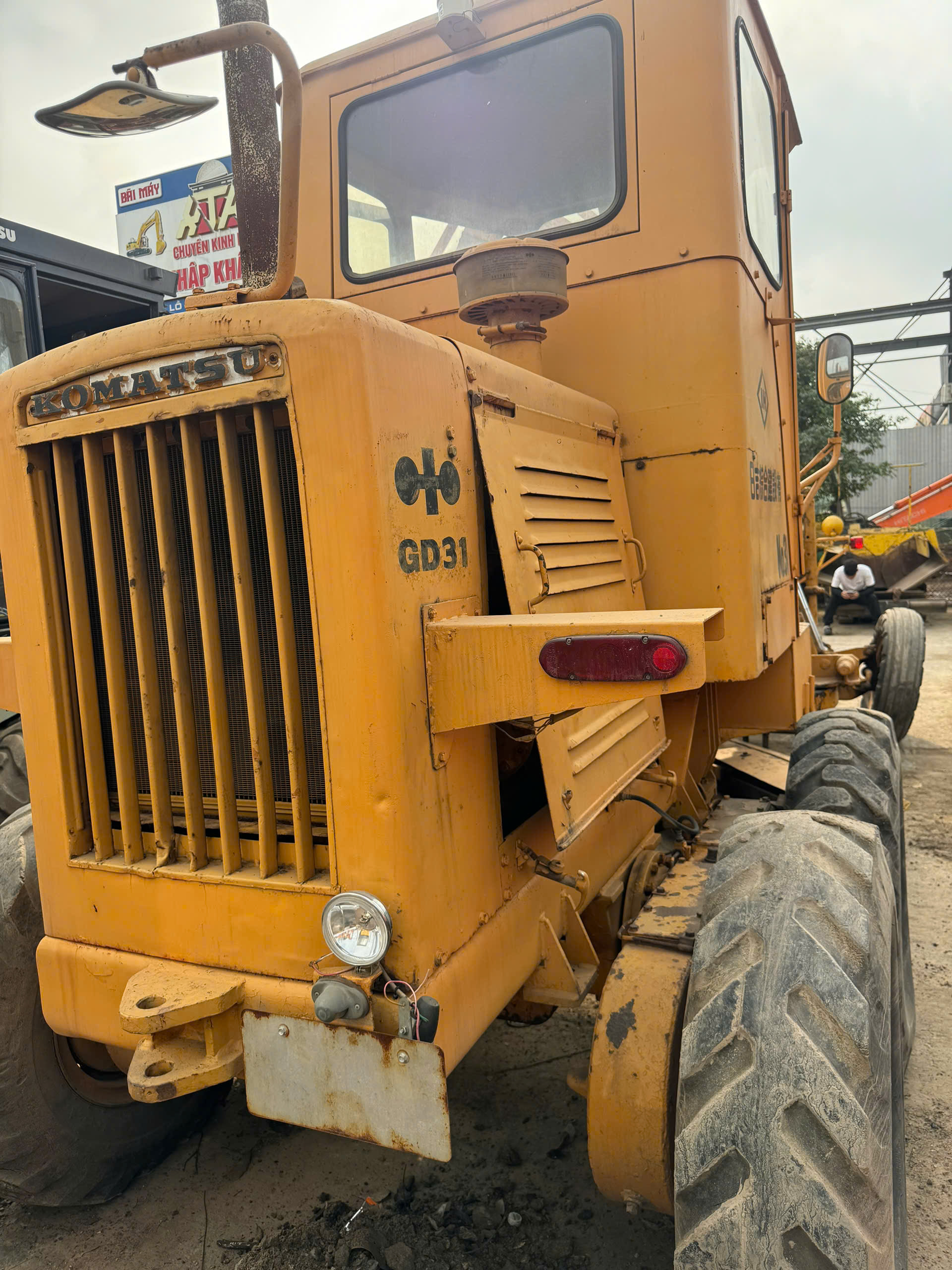 ban may san gat komatsu gd31
