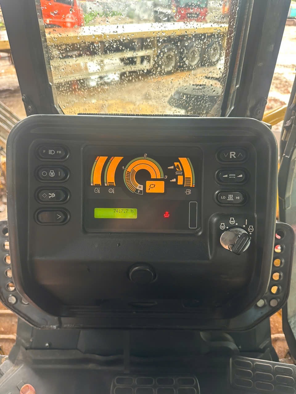 ban may ui komatsu d51px -22 sx2013