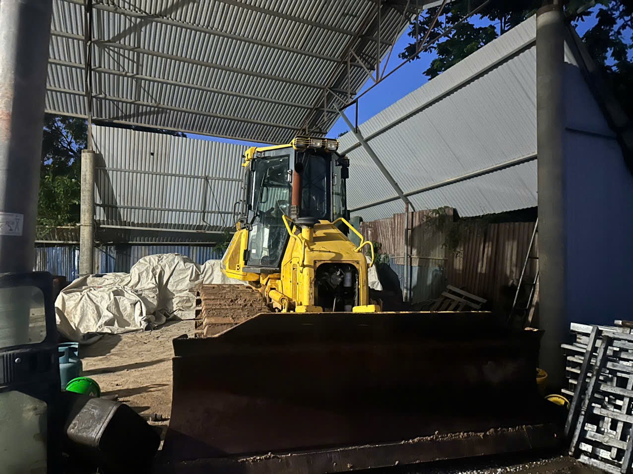 ban may ui komatsu d51px -22 sx2013