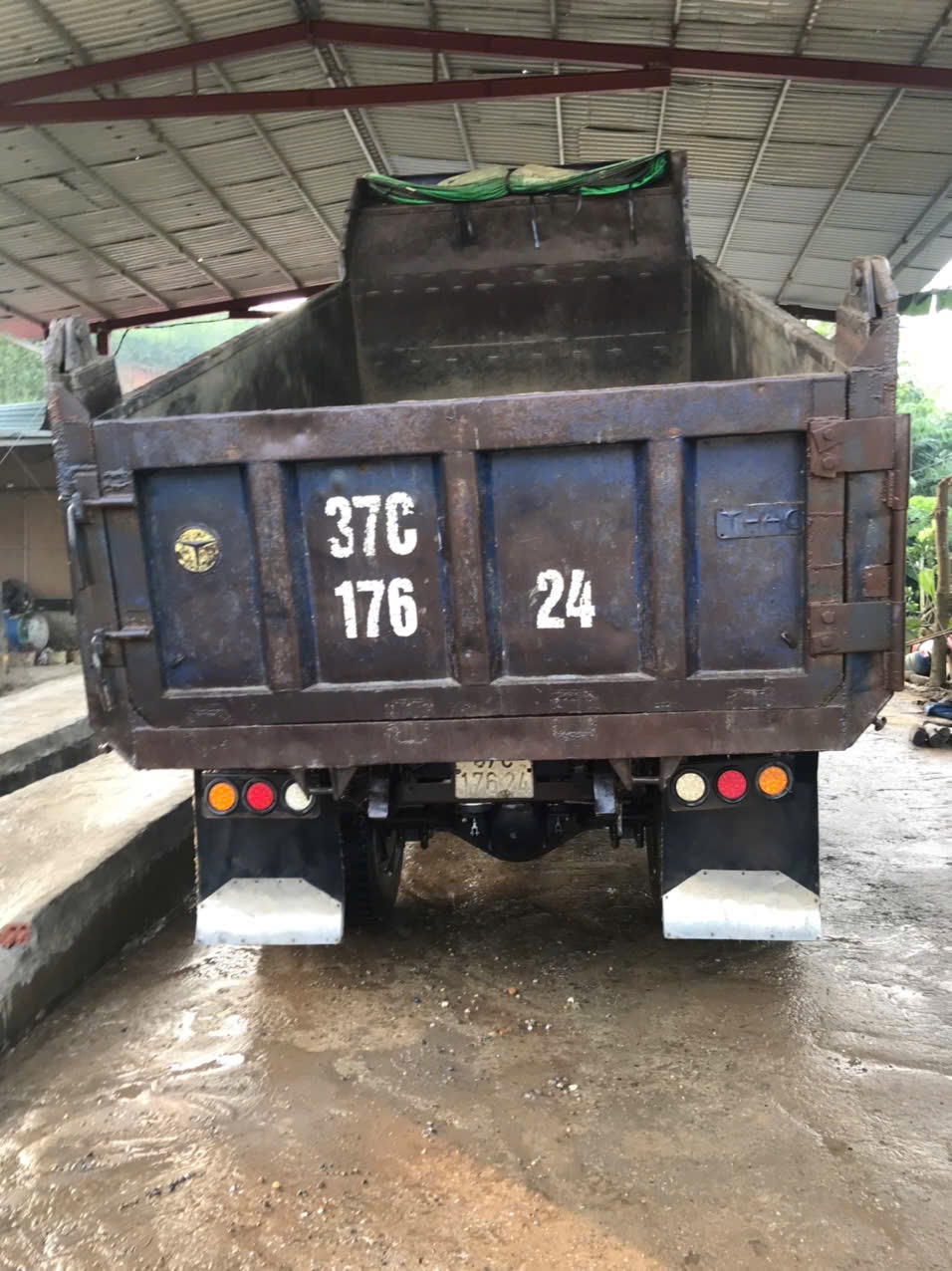 ban thaco 8t doi 210   xe dep thung be chac lop dep ca dan kham moi xem xe tai phu tho gia lh: 0969656925