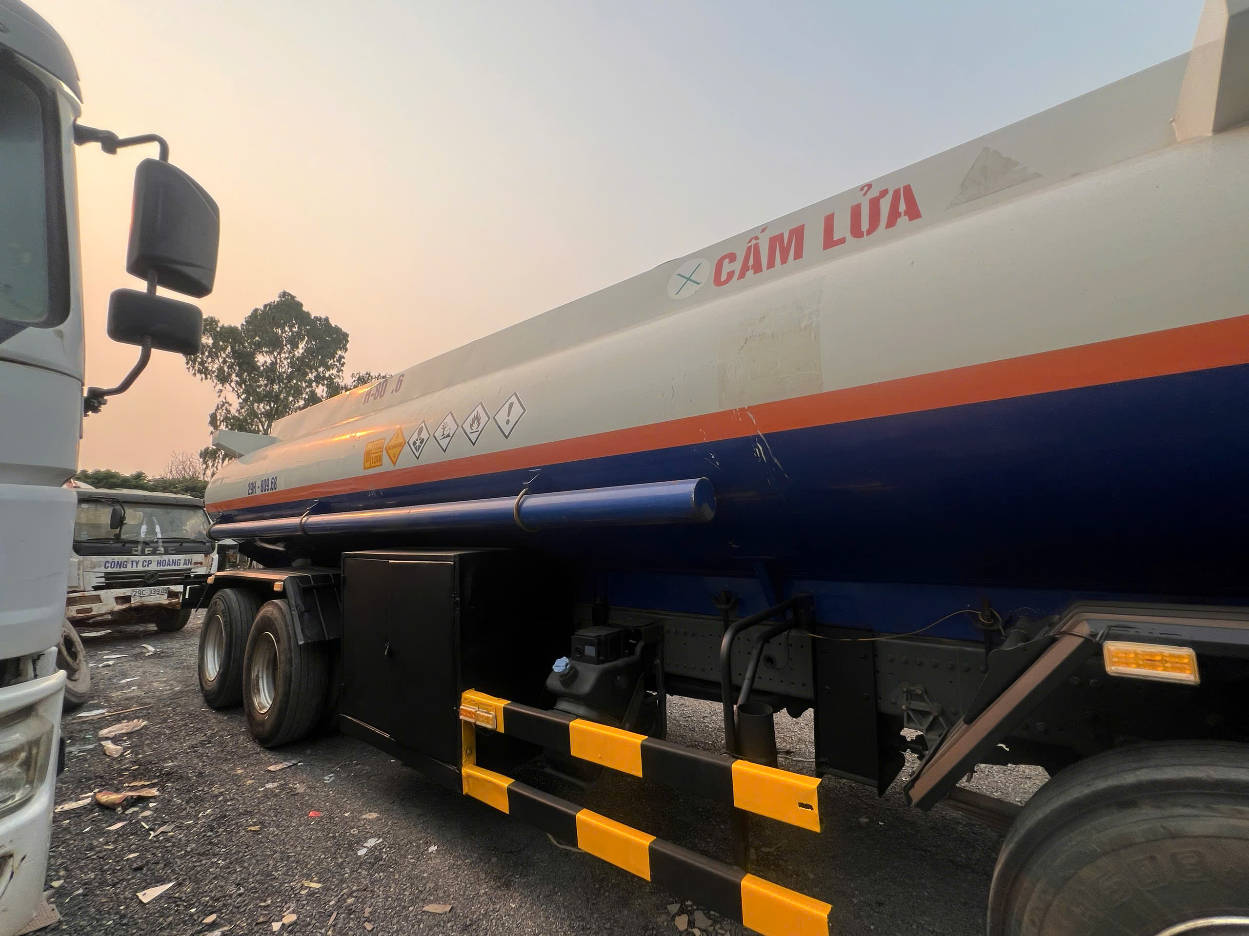 ban xe bon xi tec sx2021