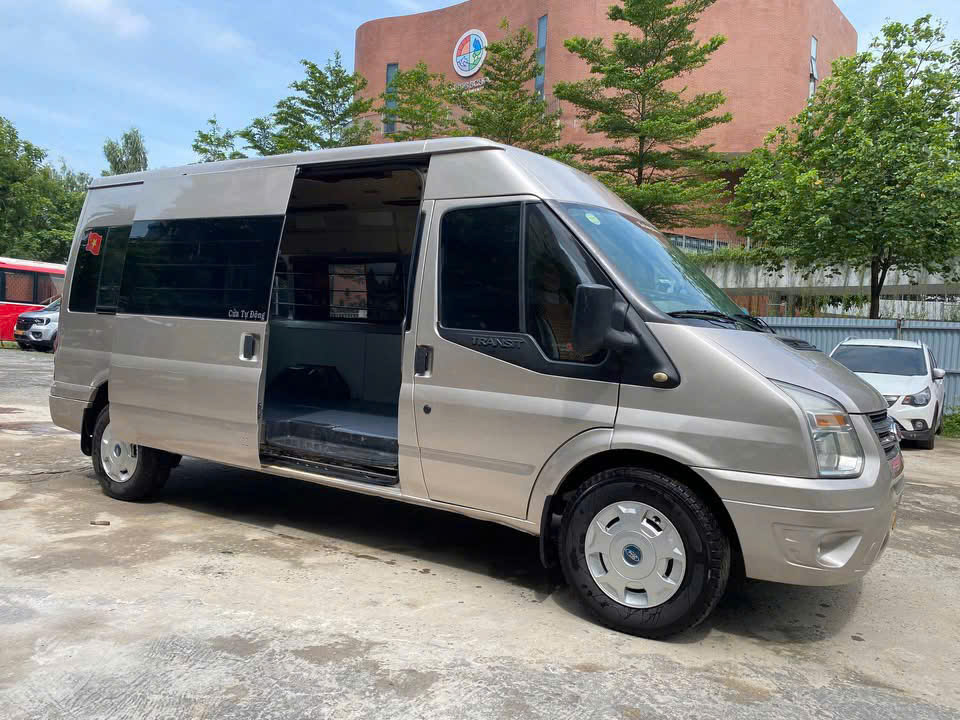 ban xe ford transit sx2013