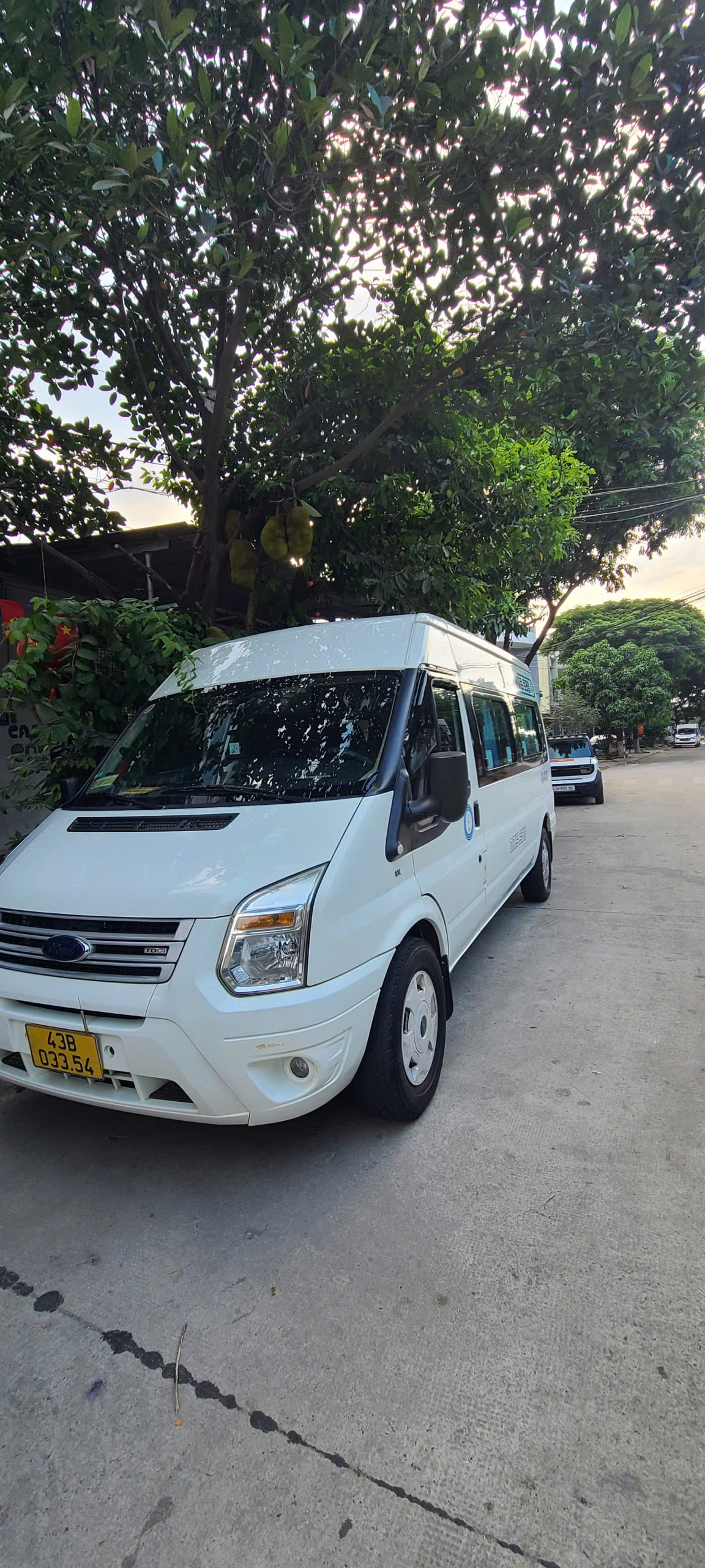 ban xe ford transit sx2017