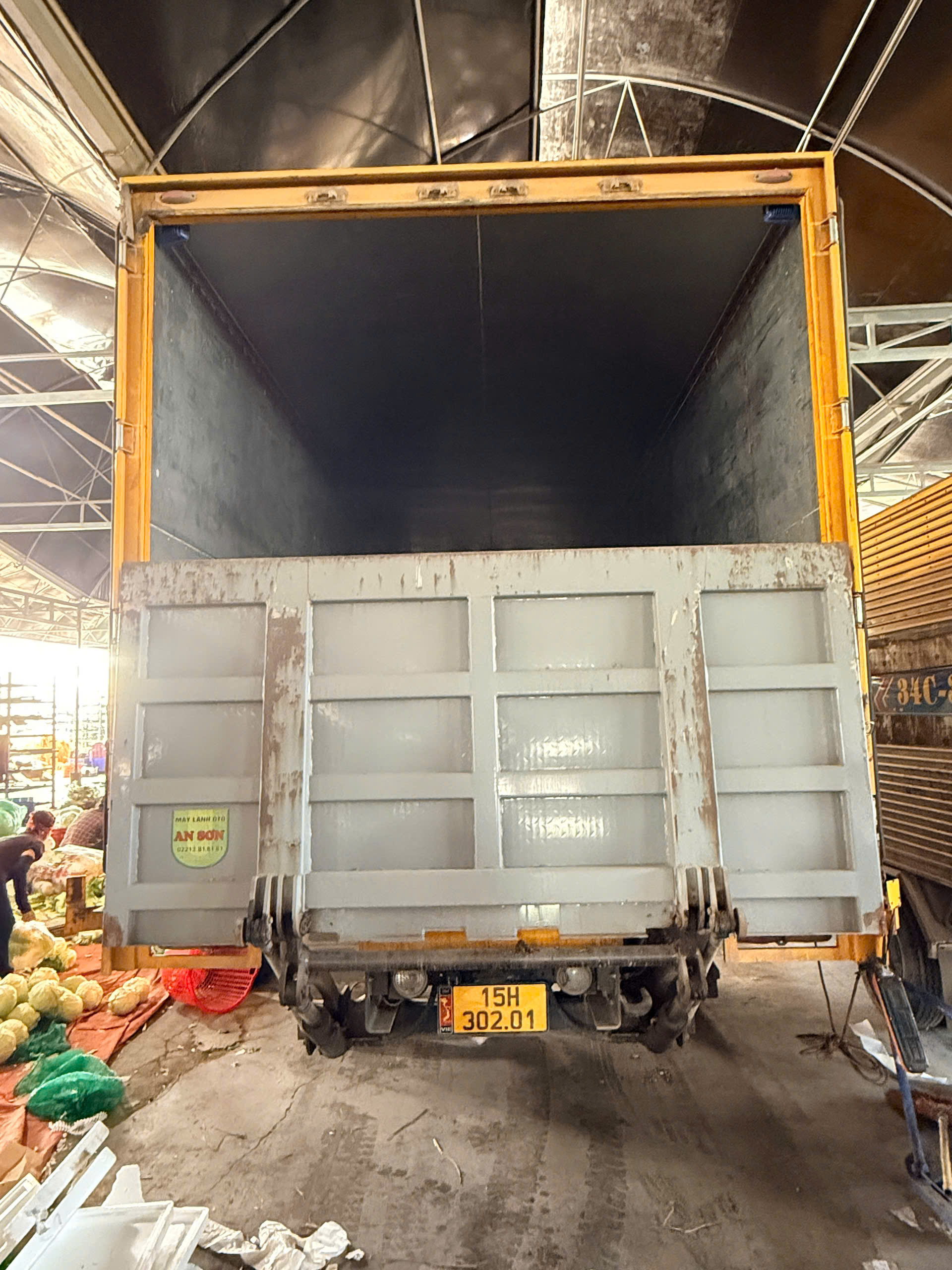 ban xe hino 8 tan thung dai 9m doi 2023