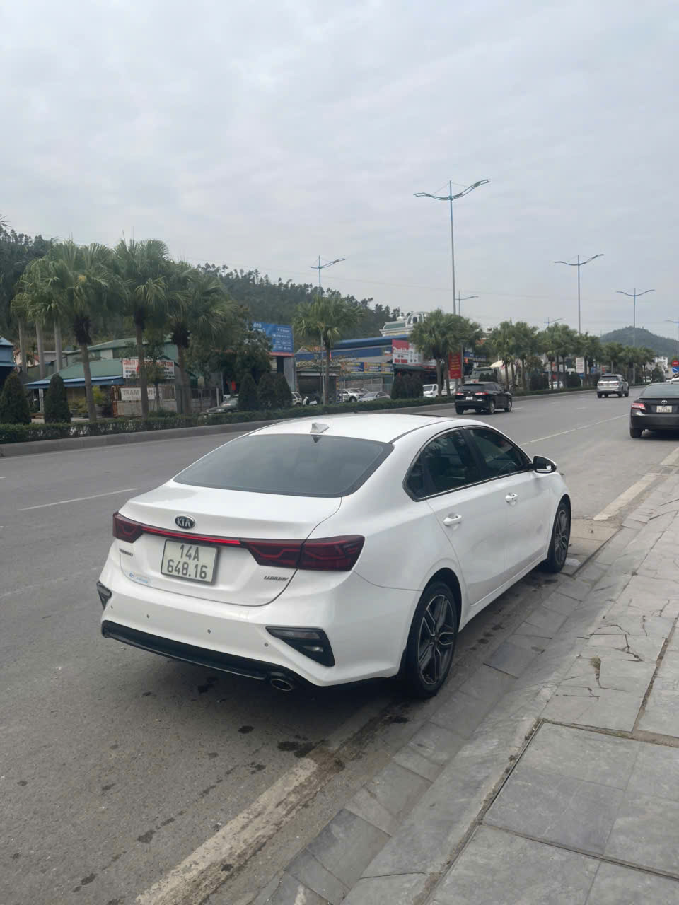 ban xe kia cerato sx 2019 so tu dong .