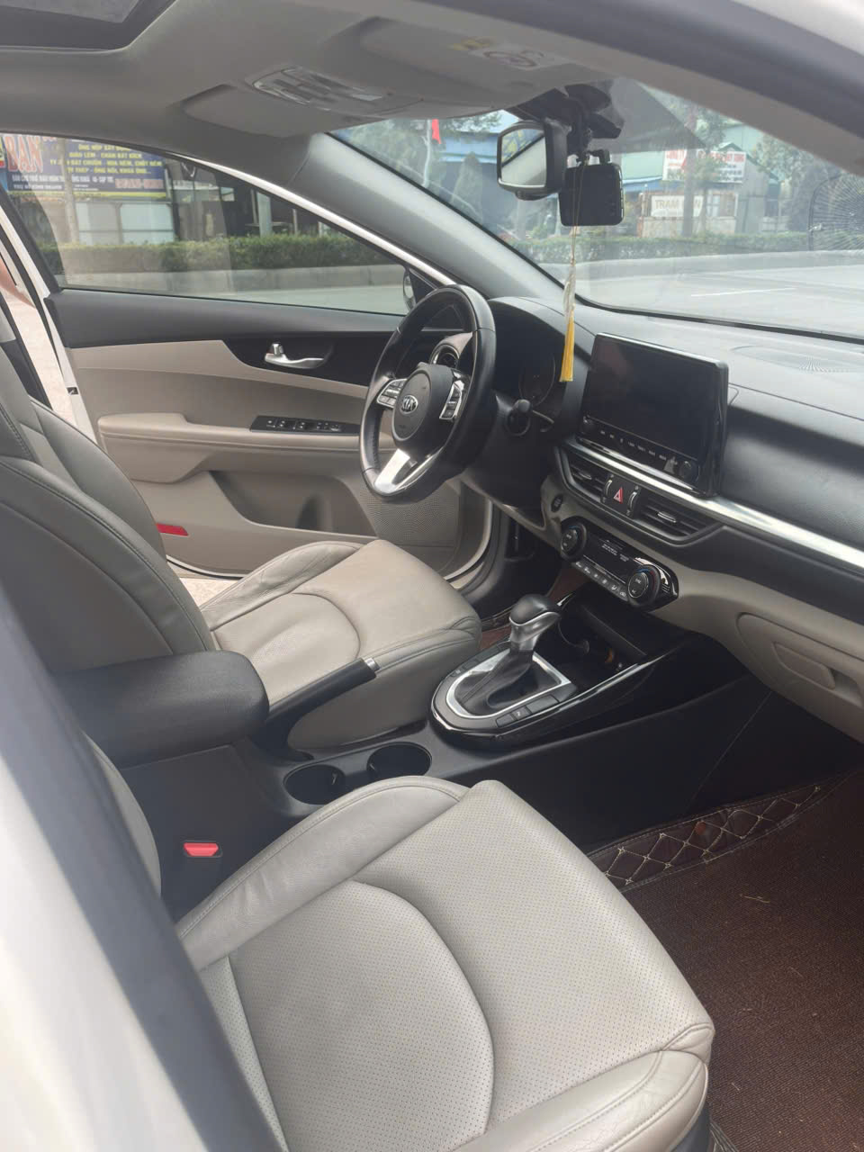 ban xe kia cerato sx 2019 so tu dong .