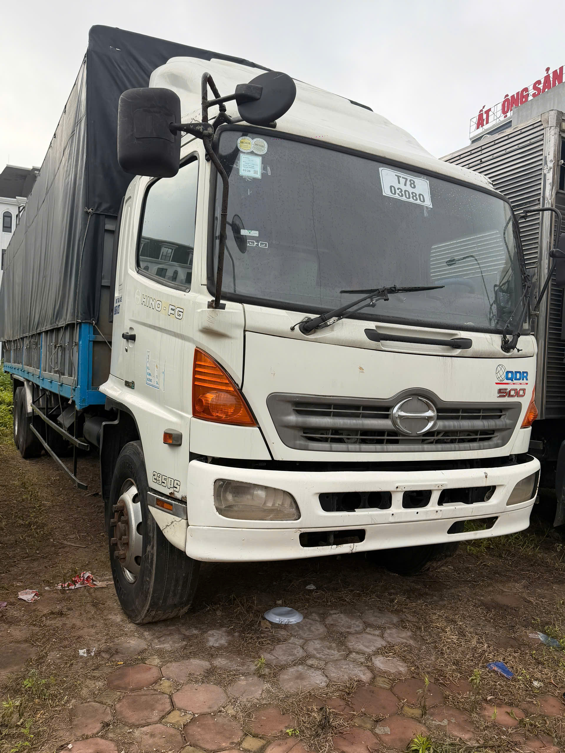 ban xe tai hino 3chan 2cau that doi 210