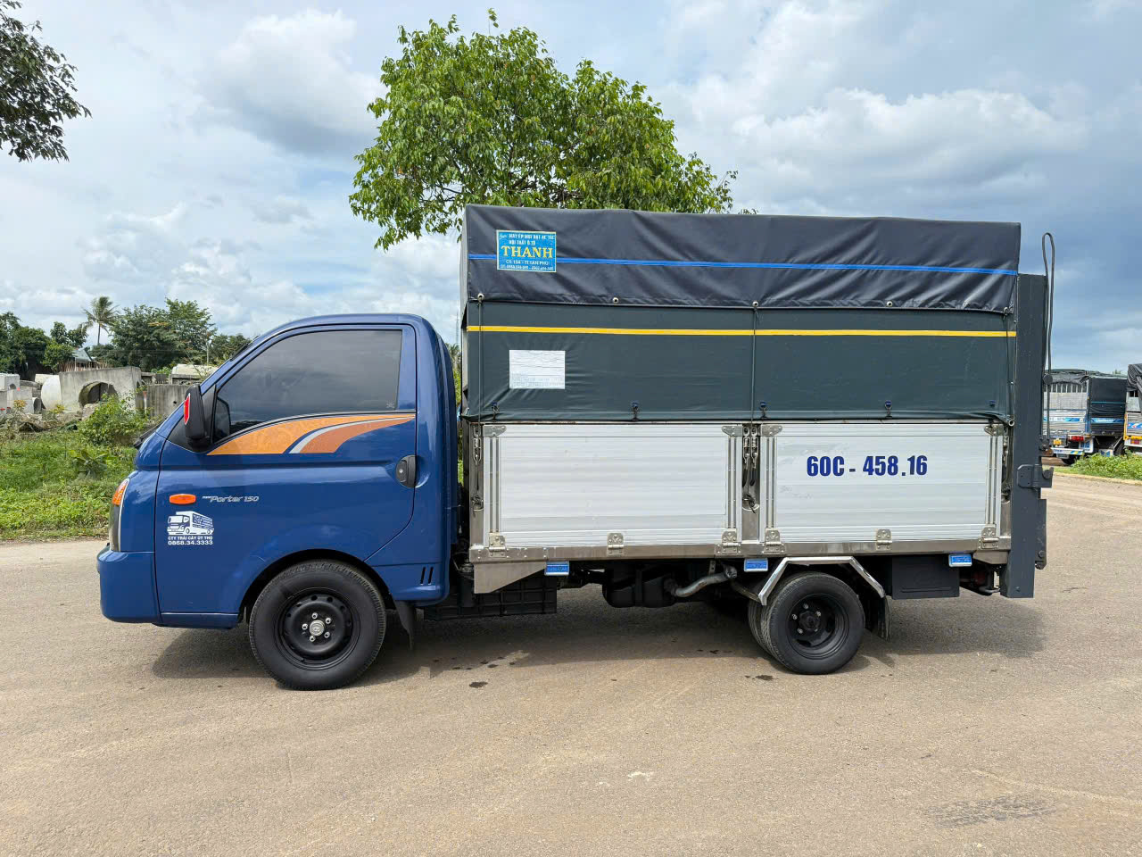 ban xe tai huyndai potter 1 sx2018, tai trong 950kg