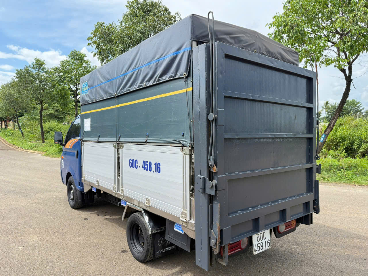 ban xe tai huyndai potter 1 sx2018, tai trong 950kg