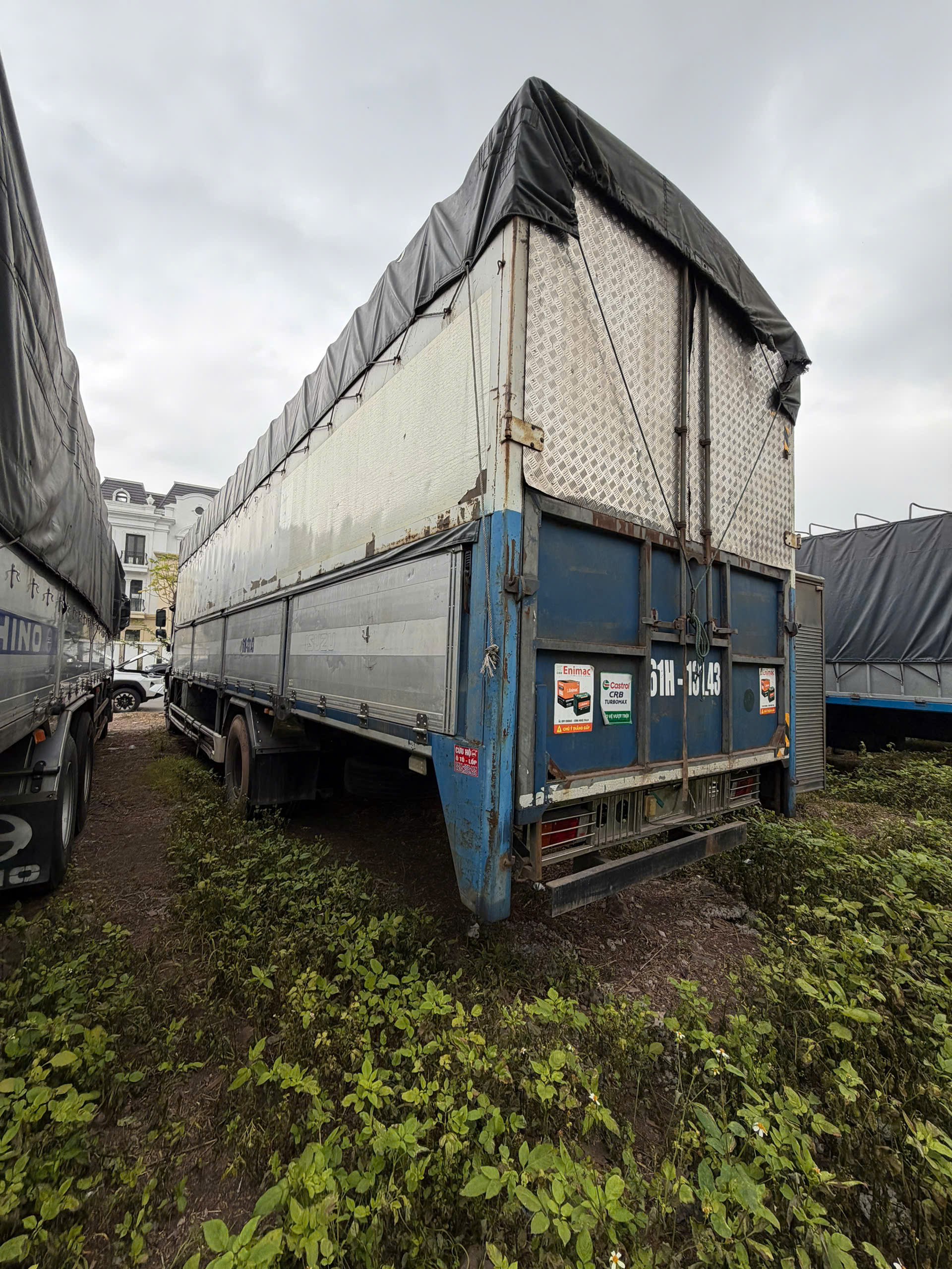 ban xe tai isusu 8tan doi 219 thung