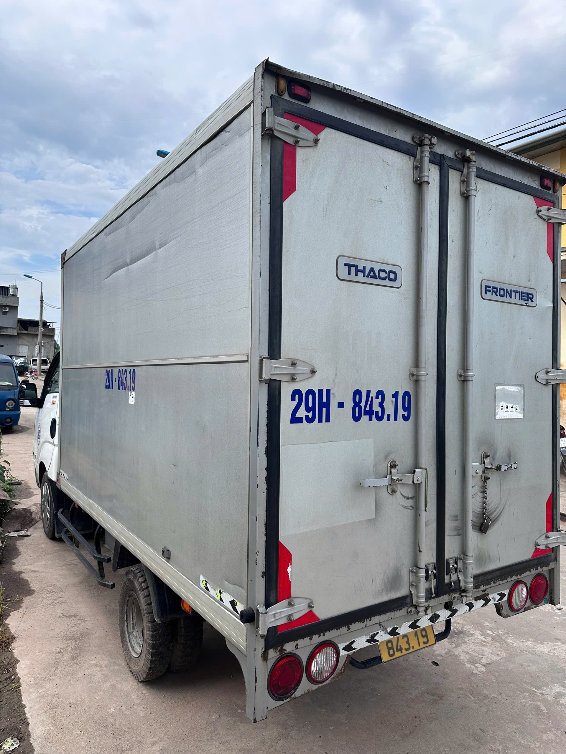 ban xe tai k200 sx2022 , cabin may zin lop dep, ae thien chi lh 0334636698 . xem xe dinh tri - bac giang