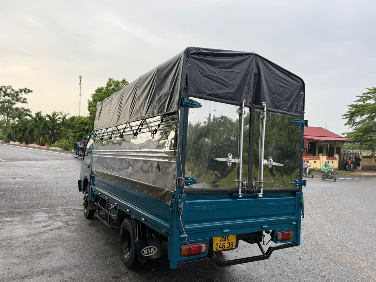 ban xe tai kia k165 tai 2,4t sx2016 ten cty xuat hoa don bao ho so