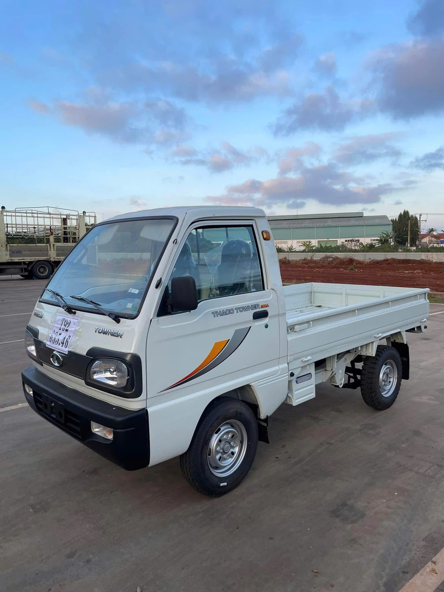 ban xe tai thaco towner 800a sx2023