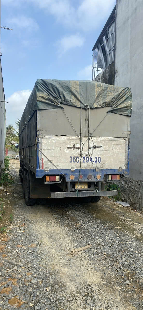 ban xe tai thung hino 3 chan thung ngan 7.8m