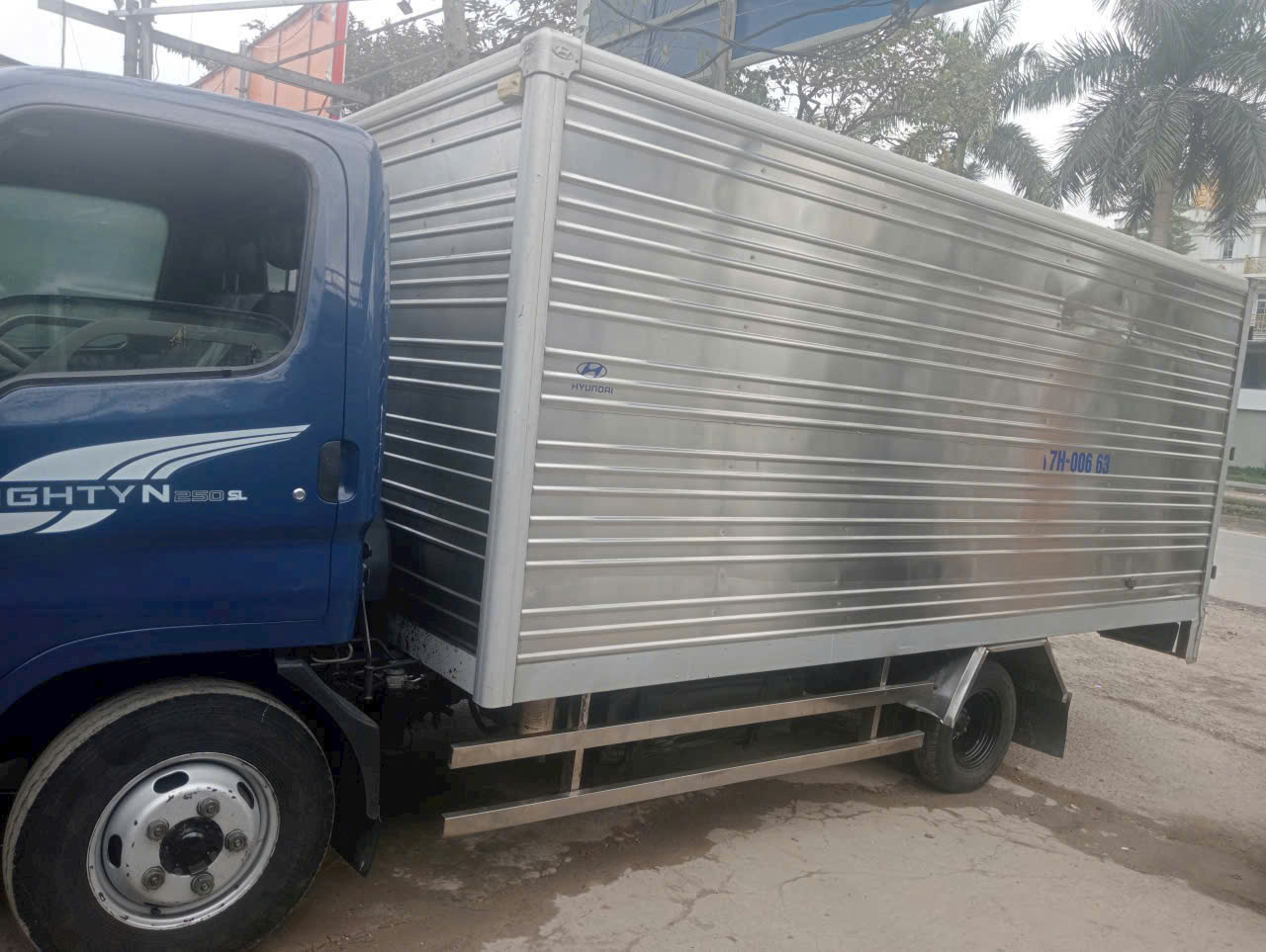 ban xe tai thung n250 sx2021 , cabin may zin