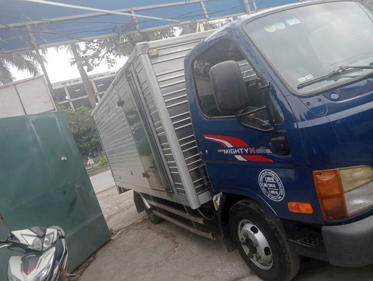 ban xe tai thung n250 sx2021 , cabin may zin