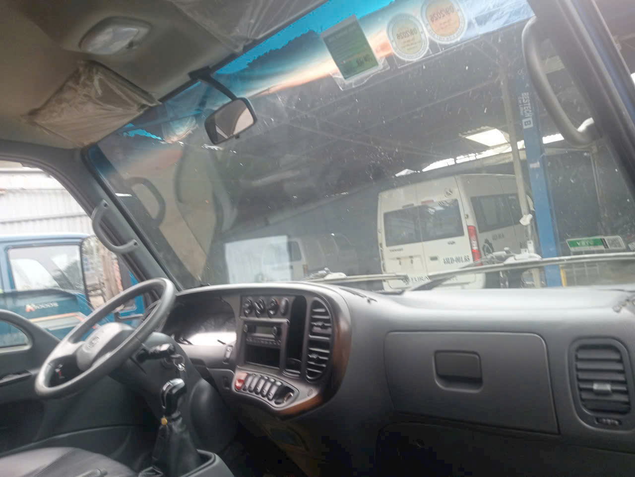 ban xe tai thung n250 sx2021 , cabin may zin