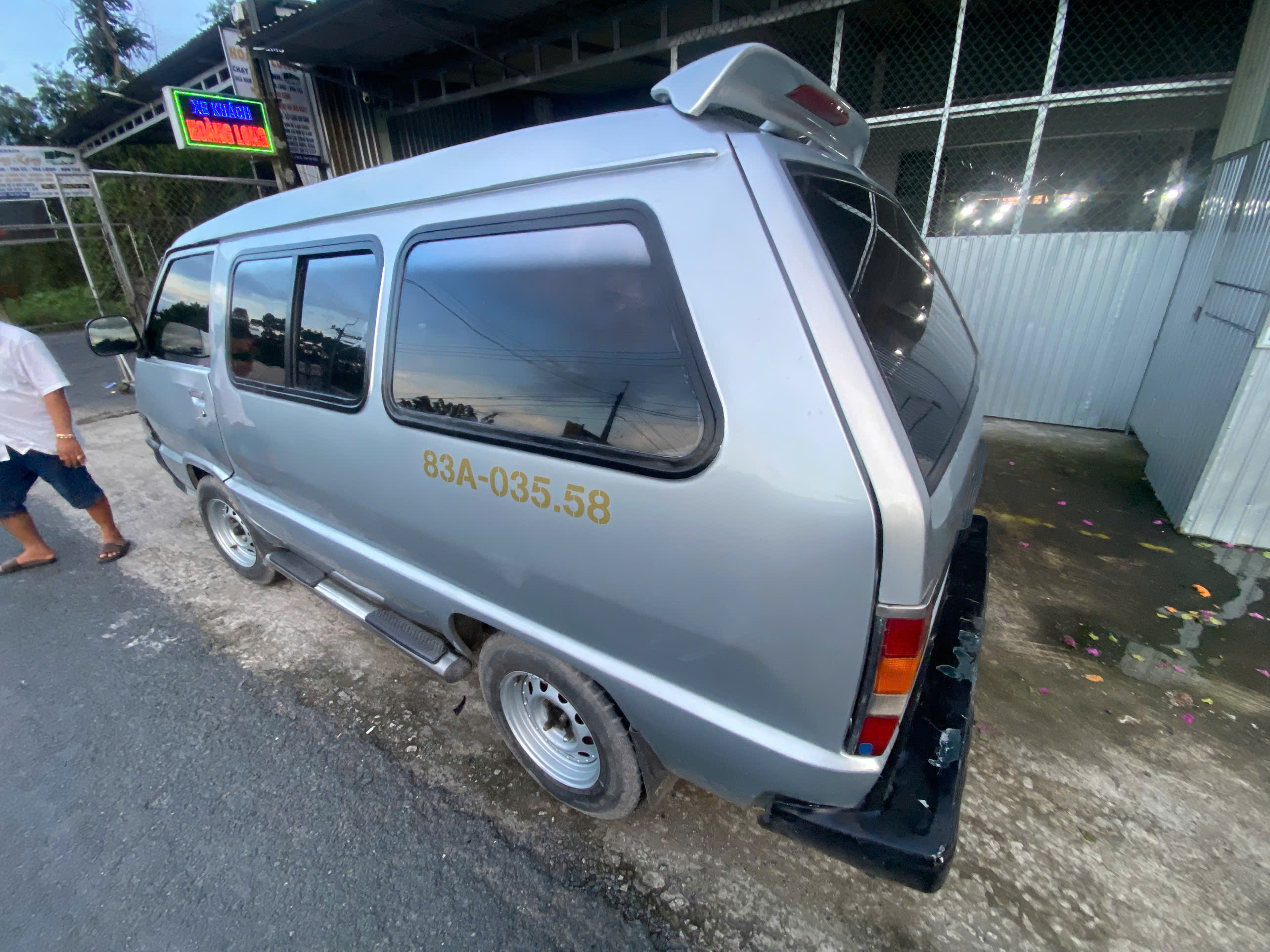 ban xe toyota 7 cho xe chay nghiem chinh may moc ok chay xa tot