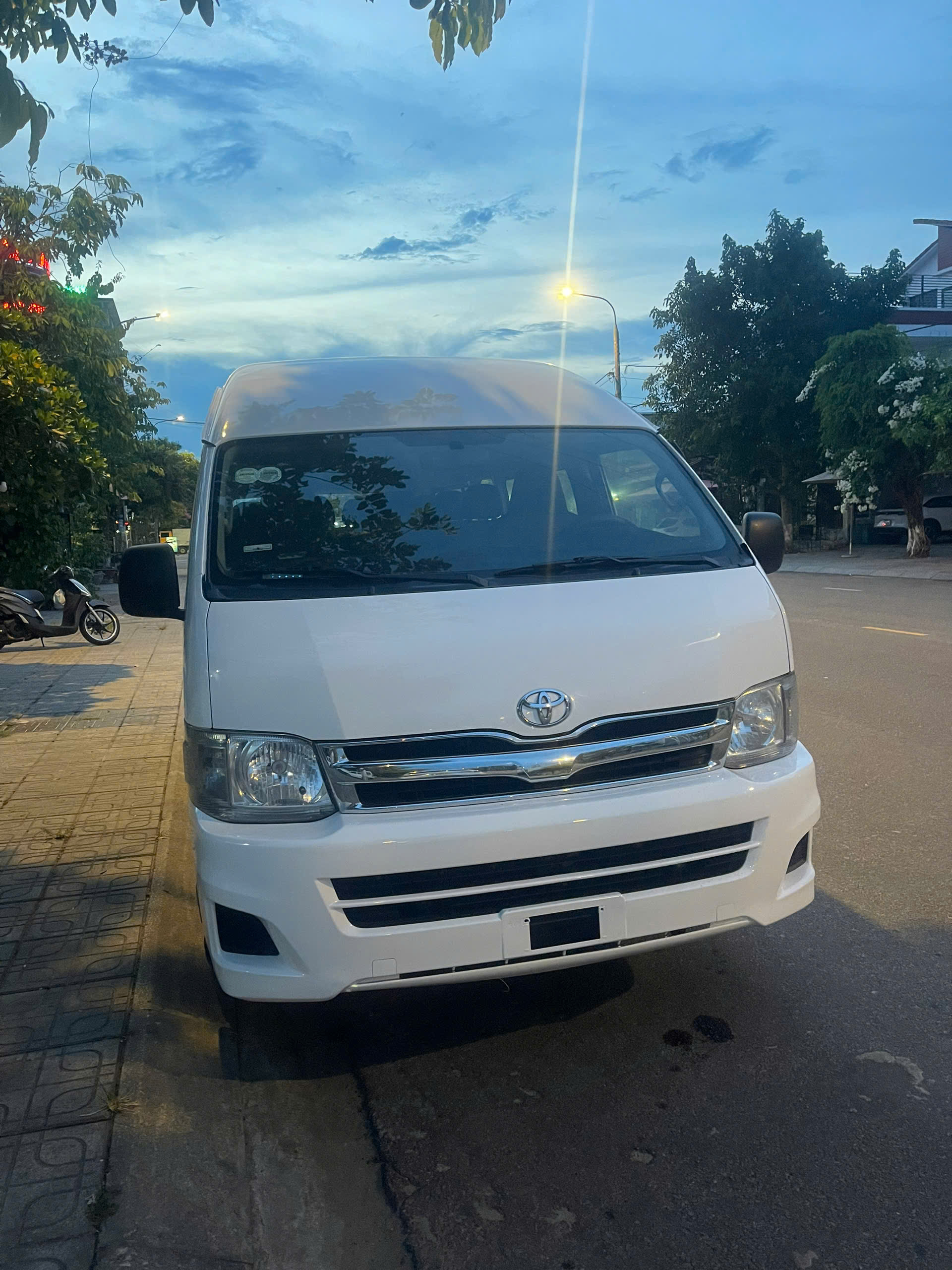 ban xe toyota hiace  toyota 16 cho sx2013