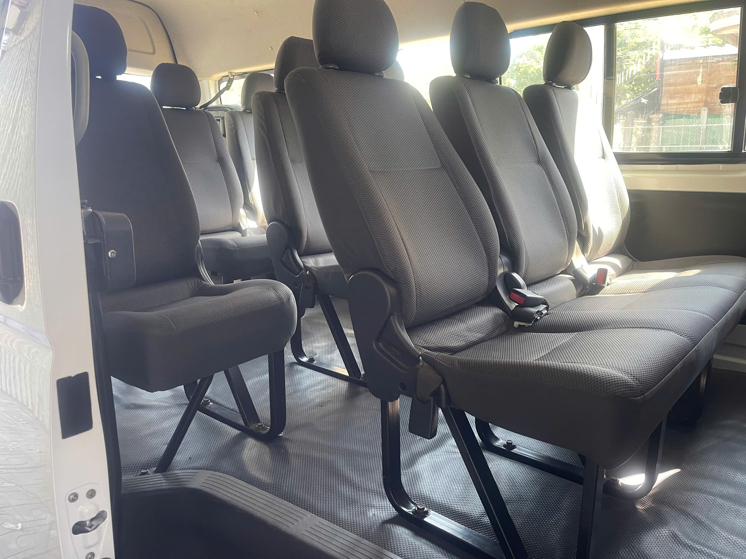 ban xe toyota hiace  toyota 16 cho sx2013