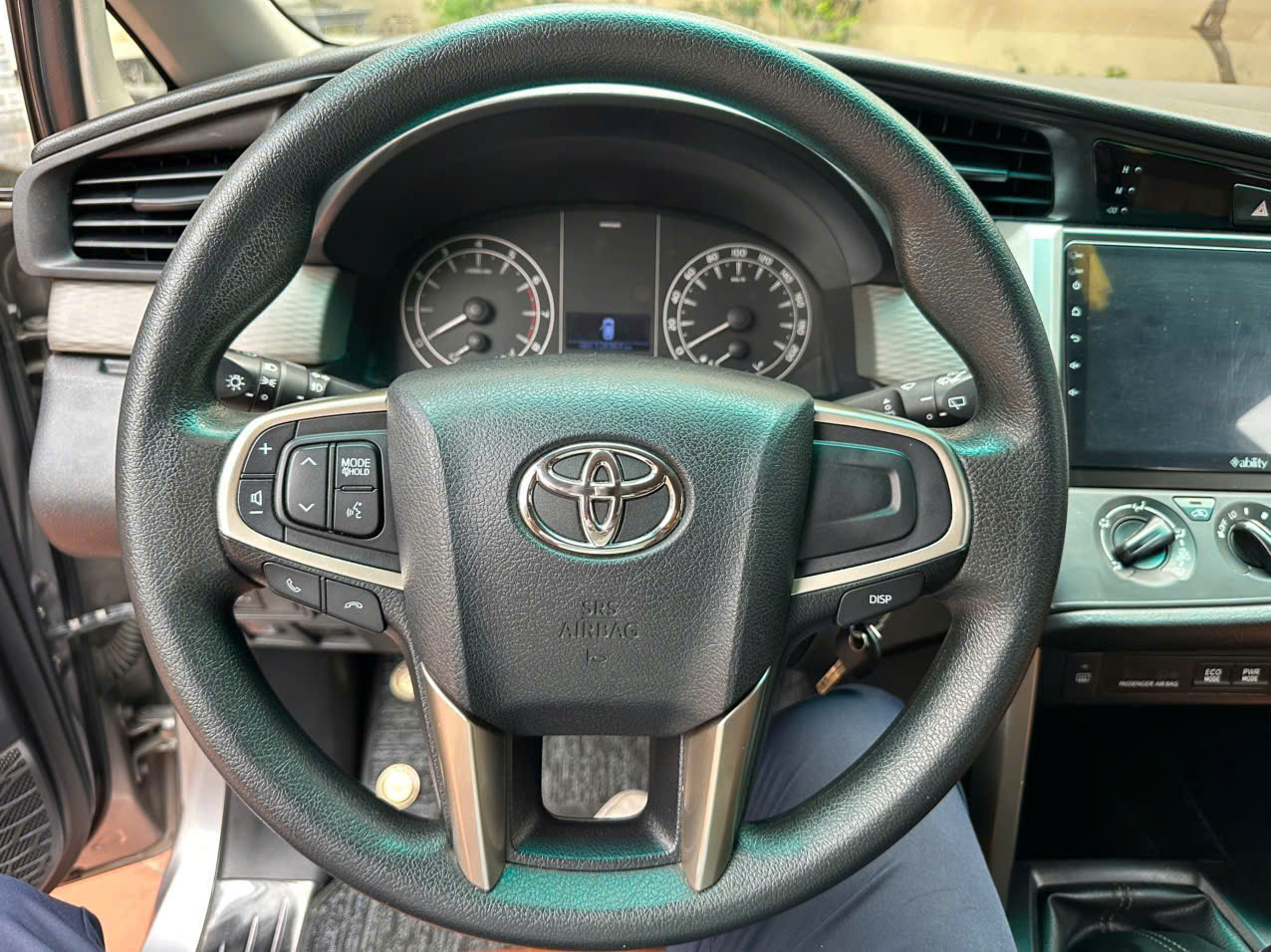 ban xe toyota inova doi 2019 ban e so san 7 cho