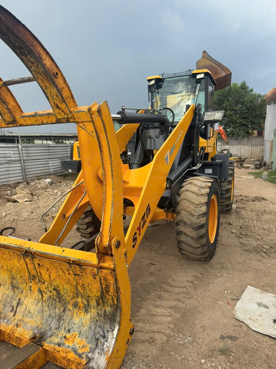 ban xe xuc lat syzg t946gk cong suat 85kw