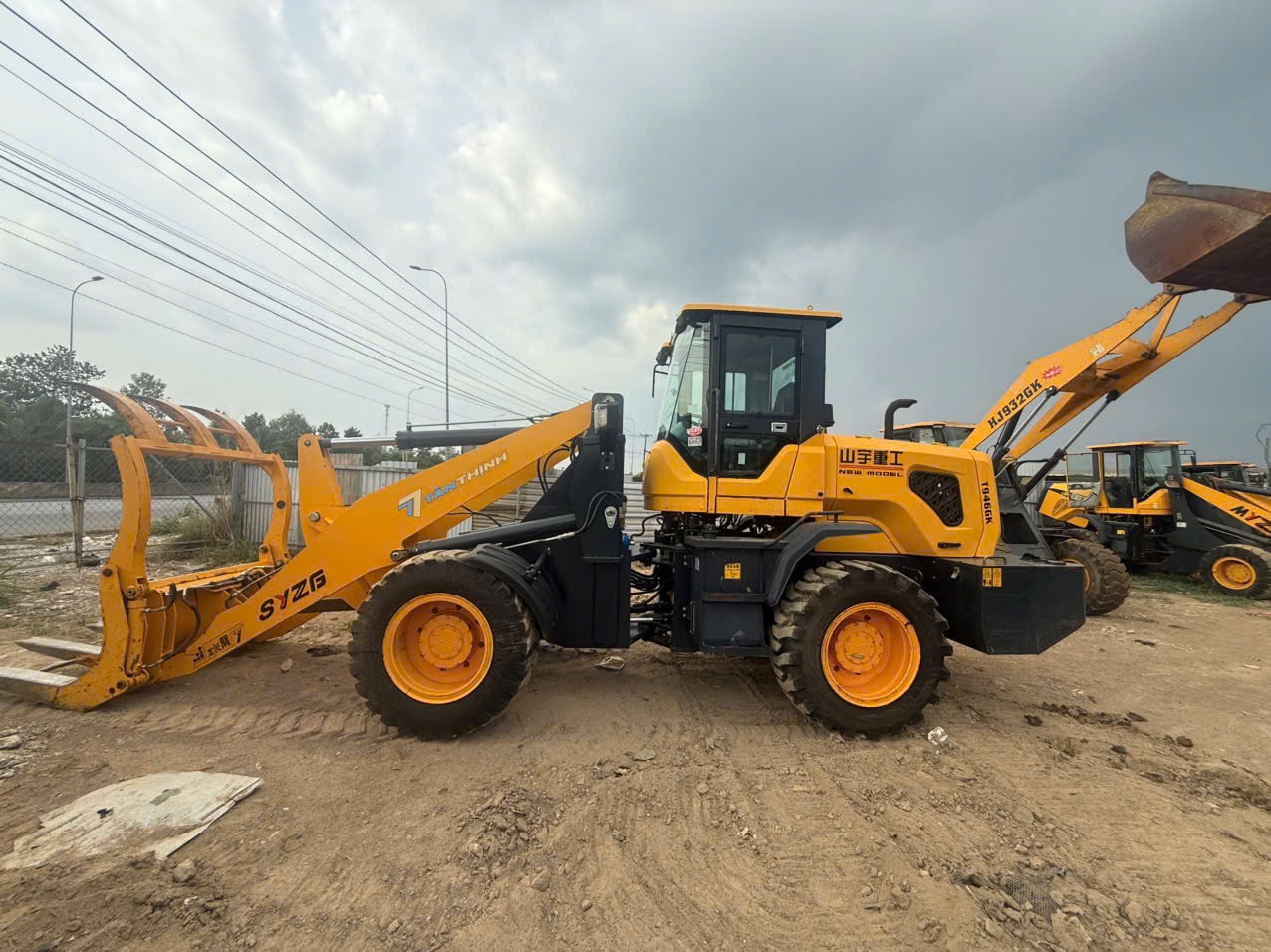 ban xe xuc lat syzg t946gk cong suat 85kw