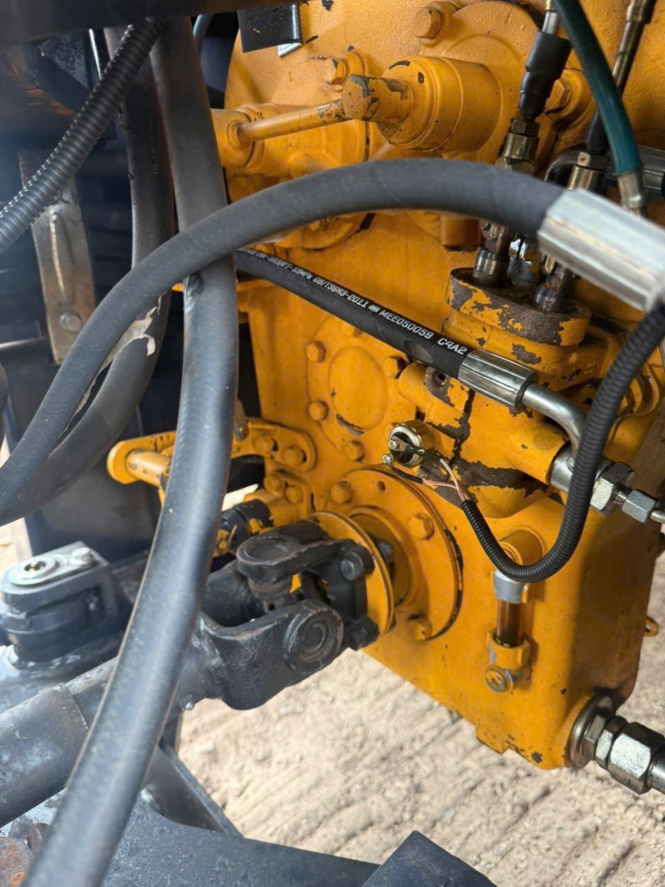 ban xe xuc lat syzg t946gk cong suat 85kw