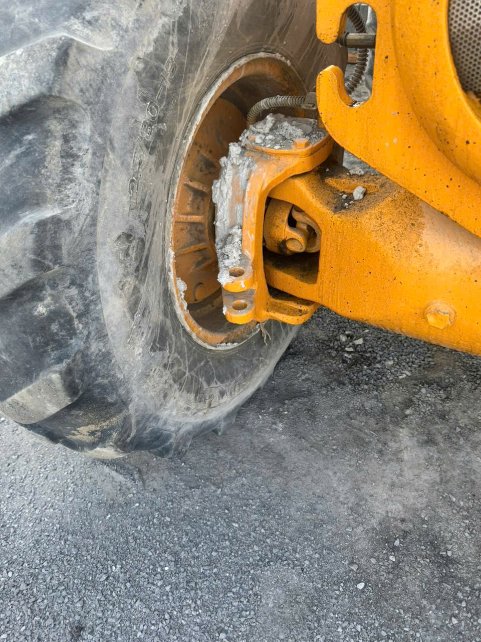 ban xuc lat  gau xuc 0.8m3 co thao lap nhanh thuy luc co cang nang dieu hoa day du