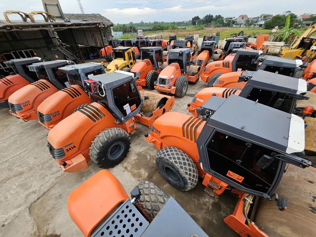 ben bai minh co san 60 may lu ham nhap khau xe dep