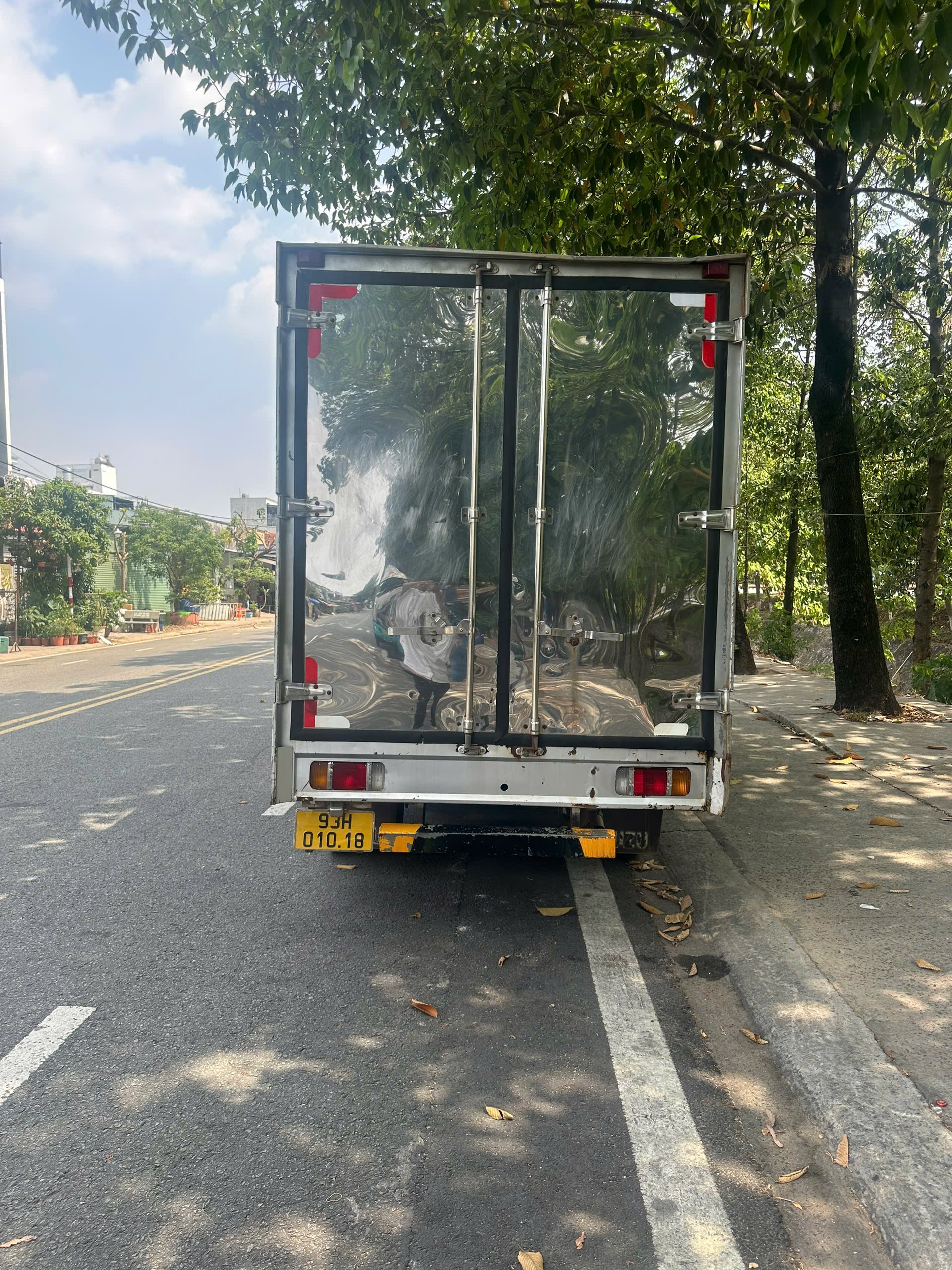 can ban isuzu san xuat 2021