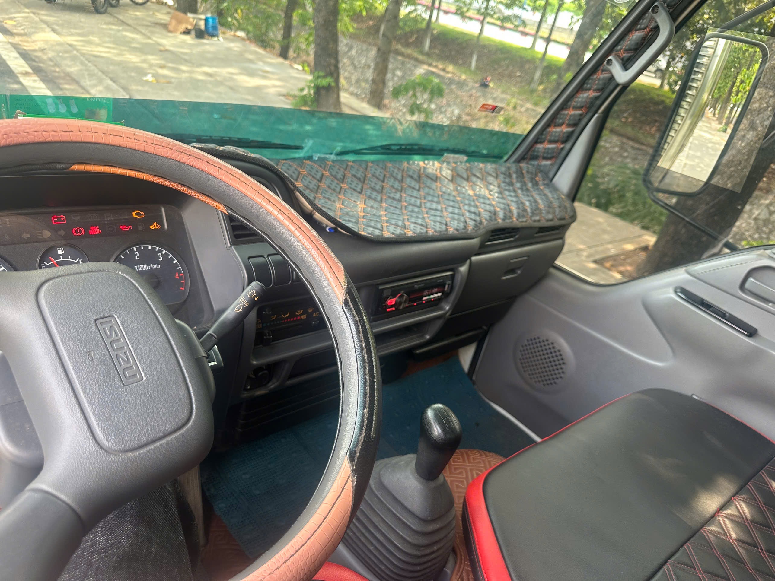 can ban isuzu san xuat 2021