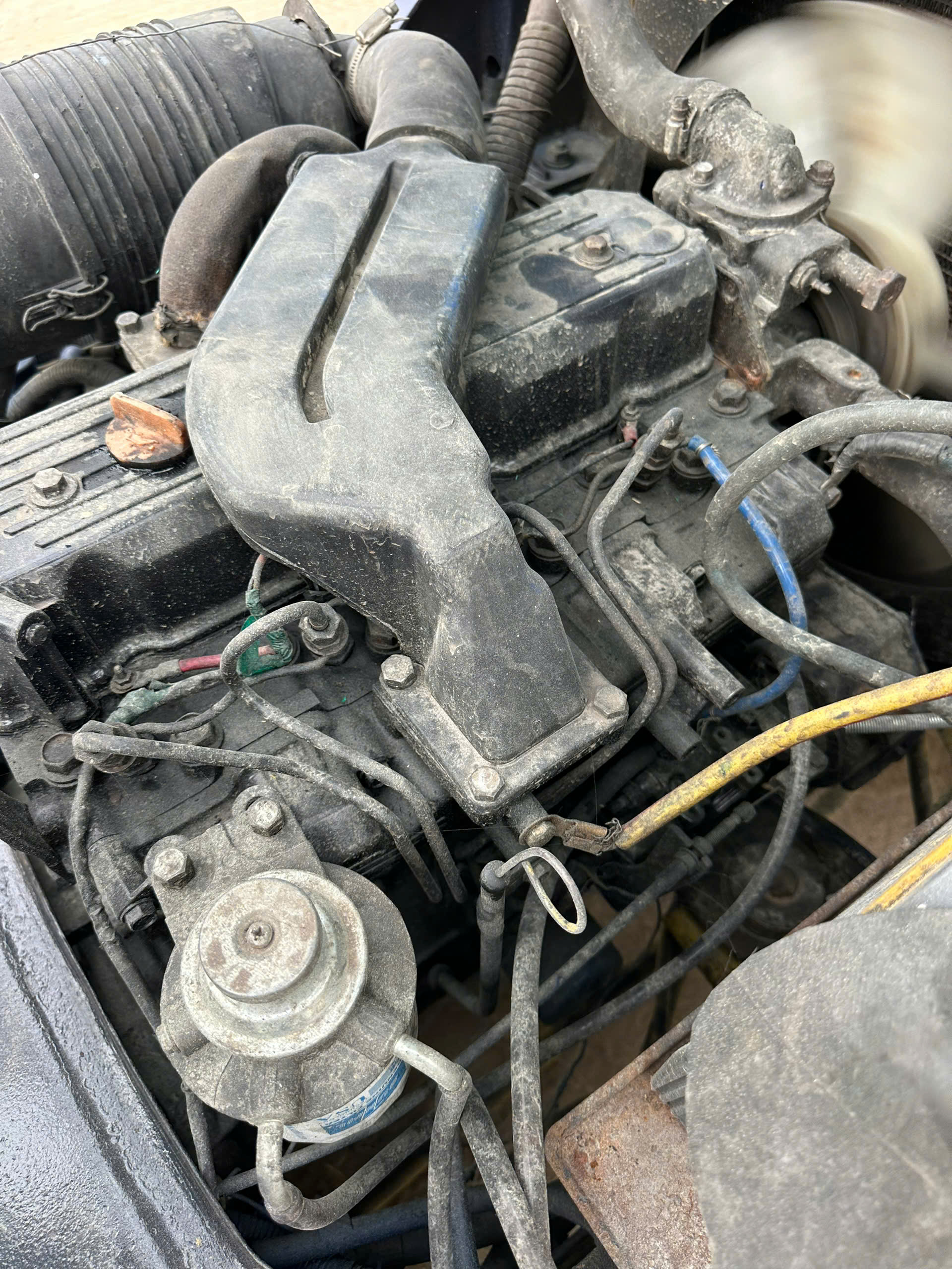can ban komatsu 2,5 tan doi tru 14.