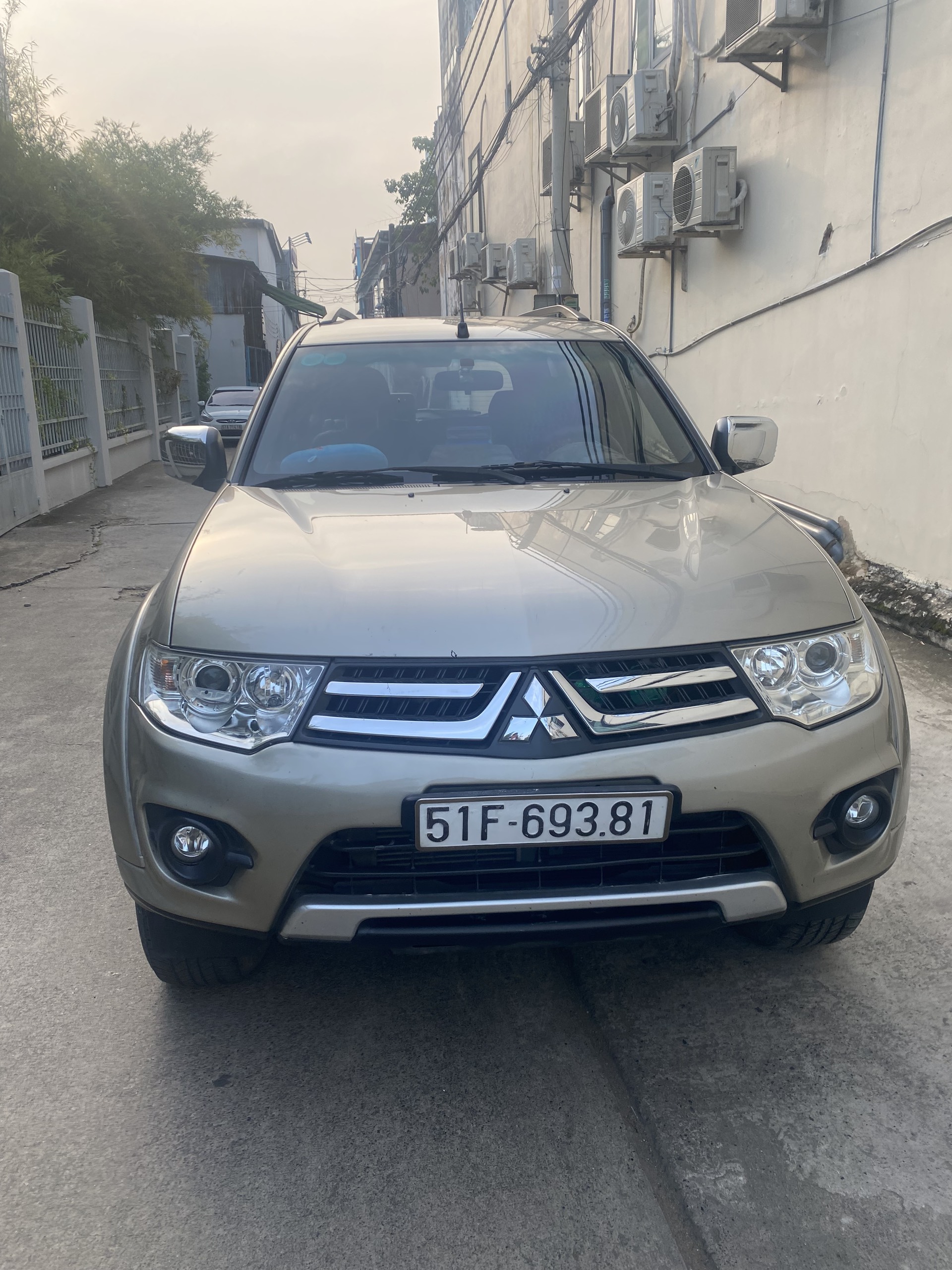 can ban mitsubishi pajero sport  2016 may dau so san