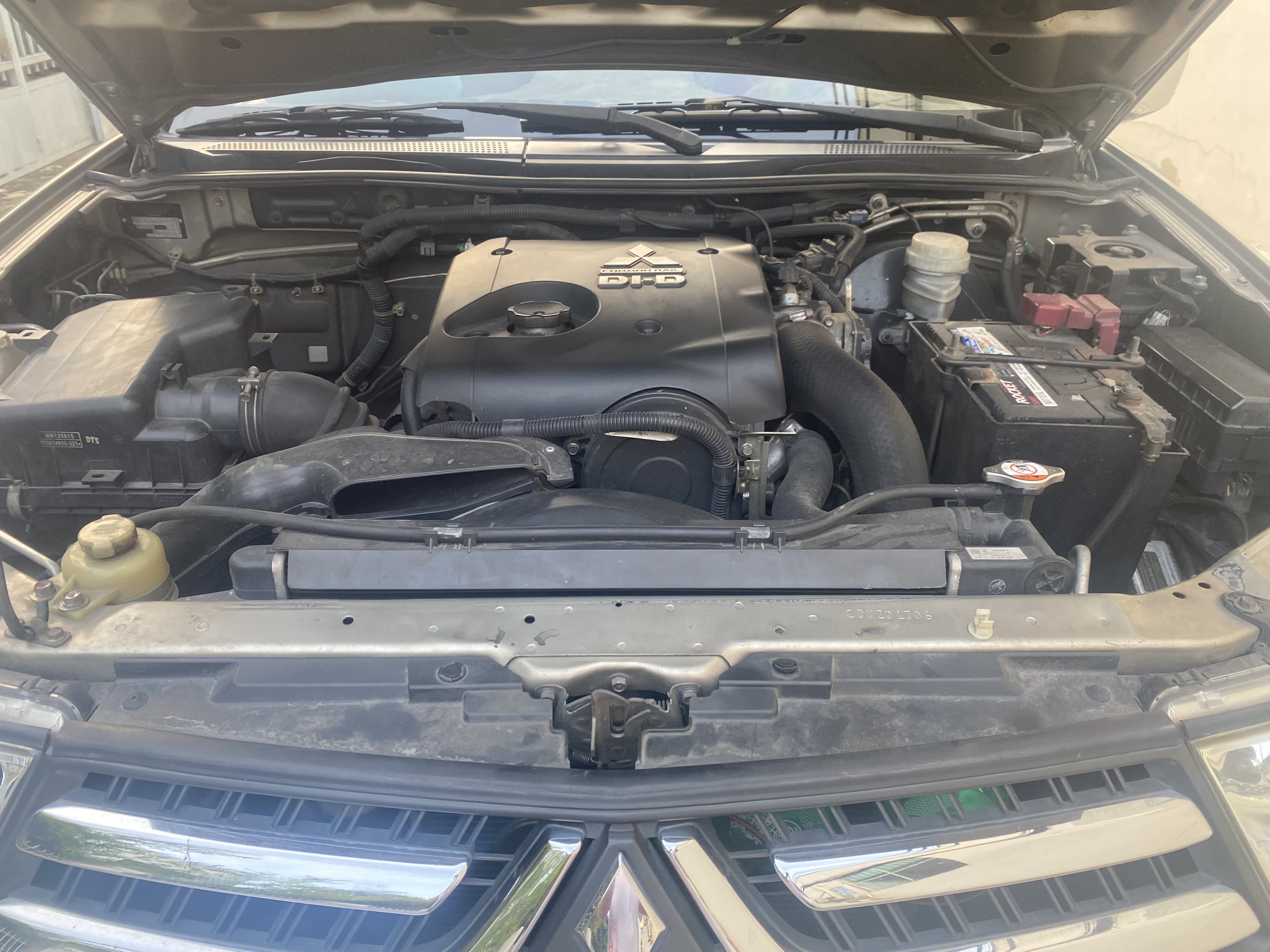 can ban mitsubishi pajero sport  2016 may dau so san