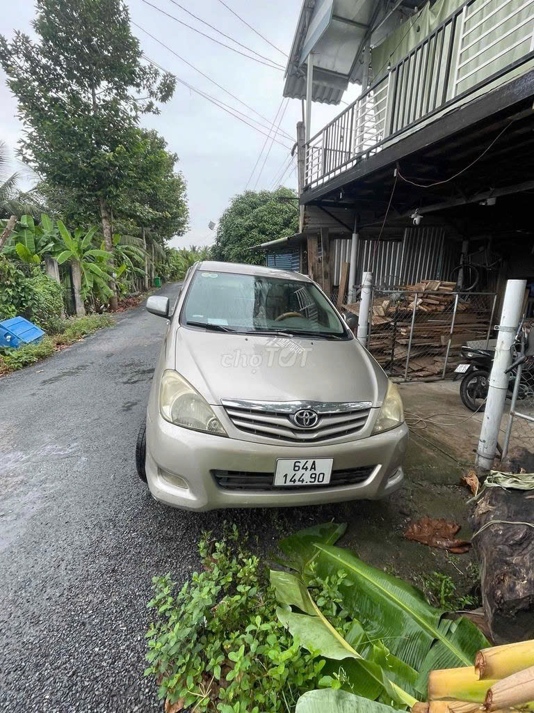can ban xe innova 2011 ban g xe gia dinh