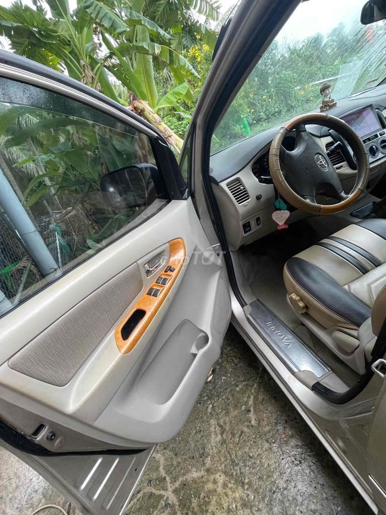 can ban xe innova 2011 ban g xe gia dinh